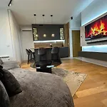 Square Luxe Residences