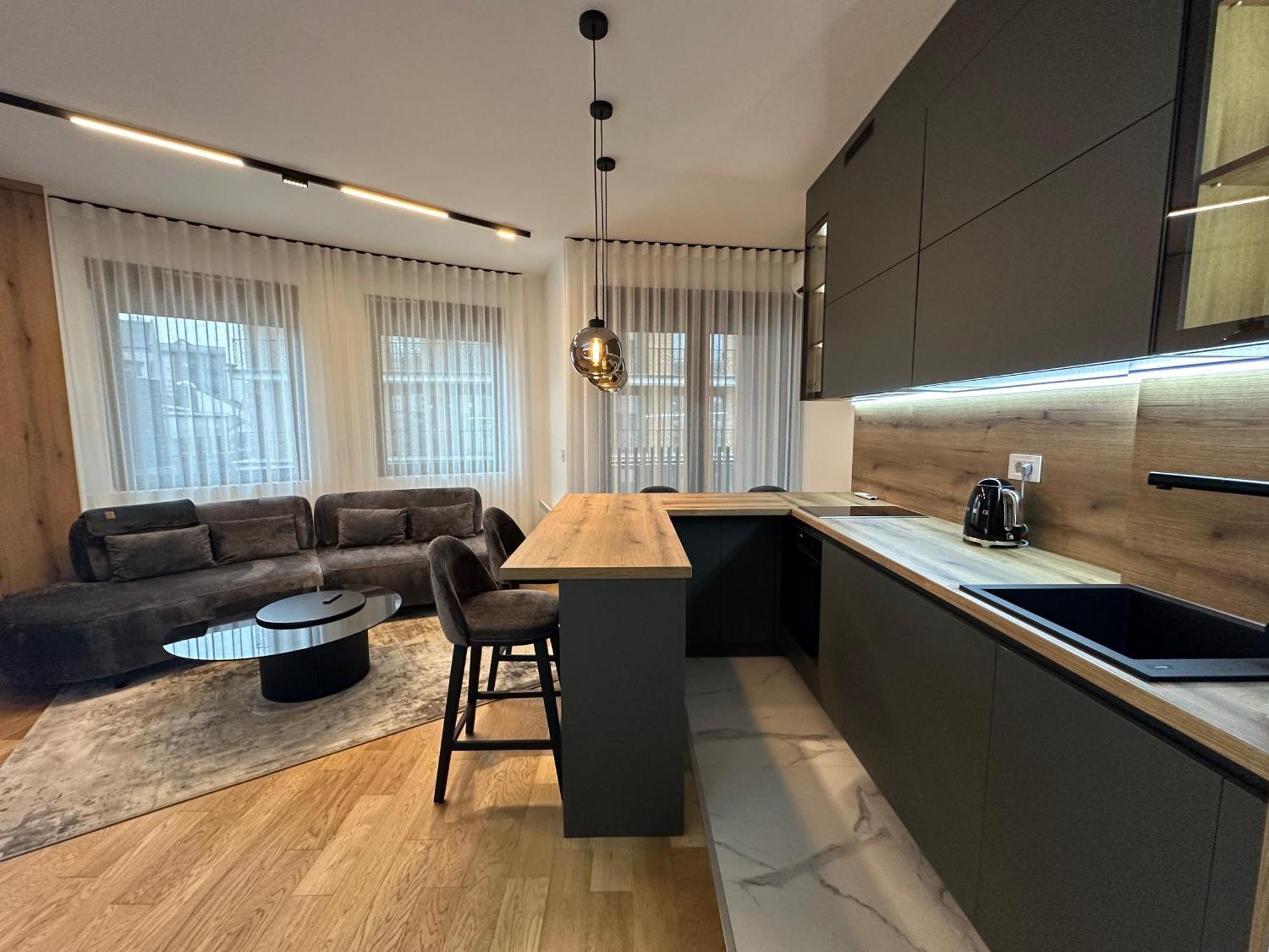 Square Luxe Residences *