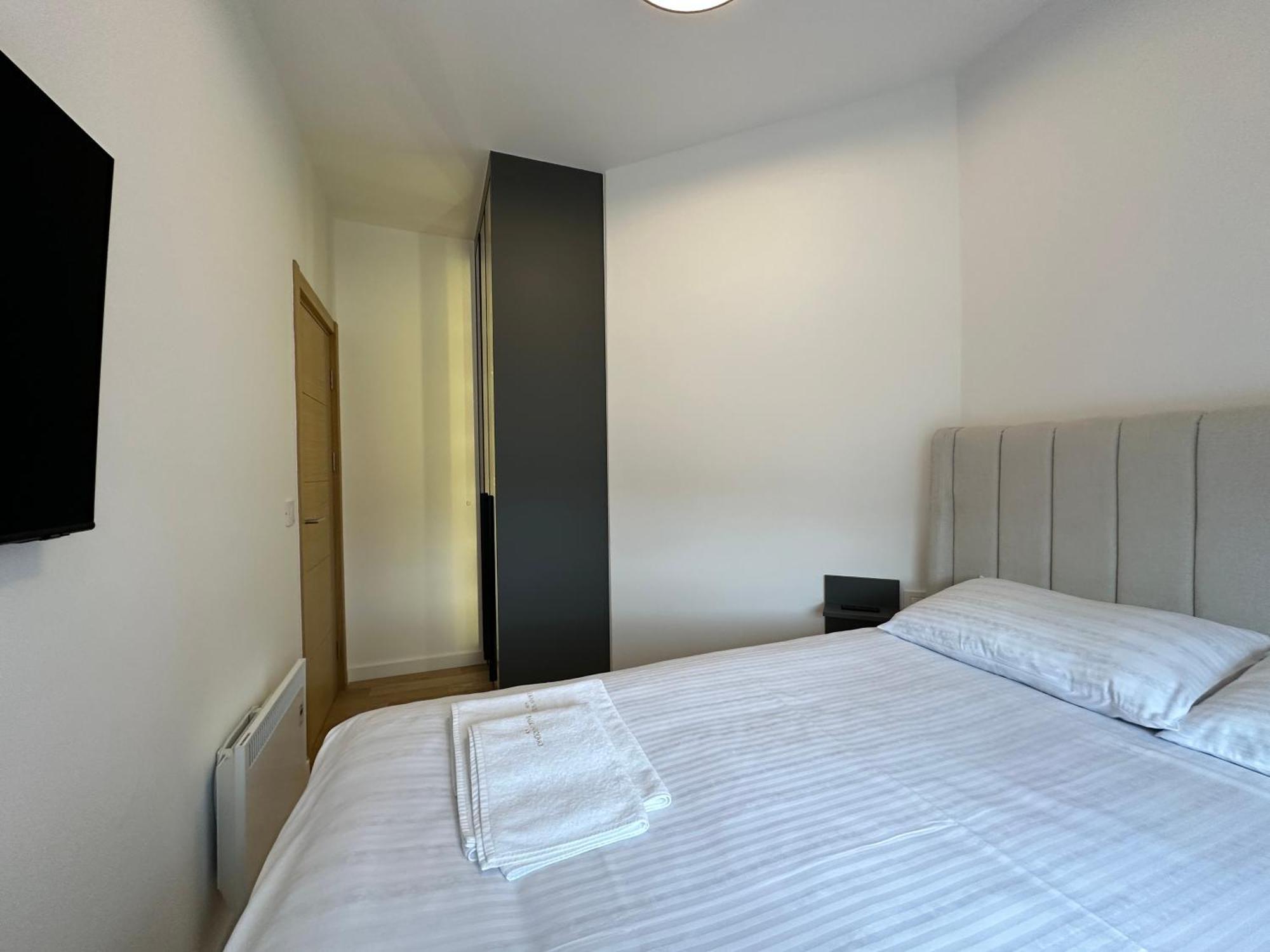 Square Luxe Residences Apartment